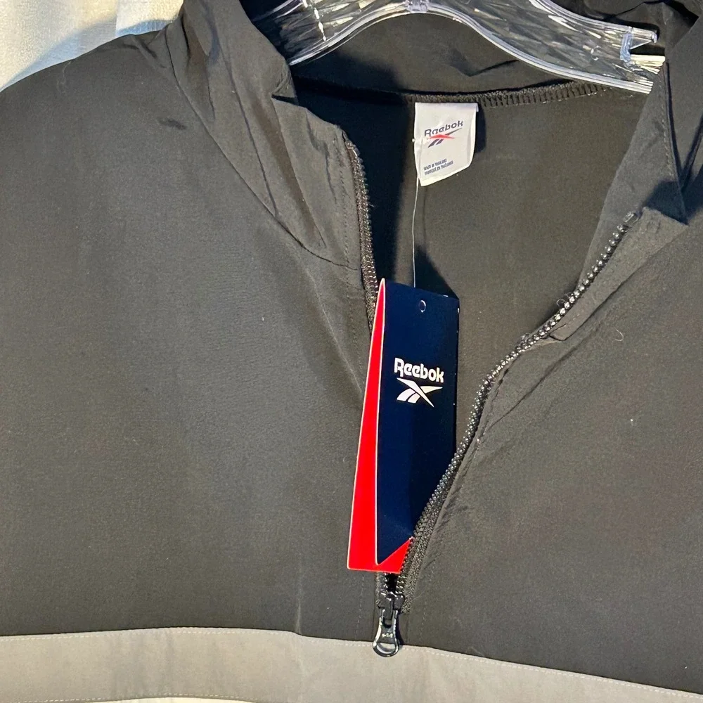 Reebok Mens Quarter Zip Pullover Jacket Black White Color Block Track Style‎